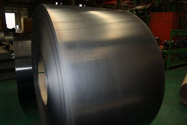 Karšto cinkuoto plieno lakštas